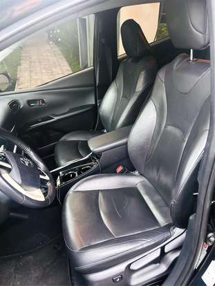 TOYOTA-PRIUS-2018