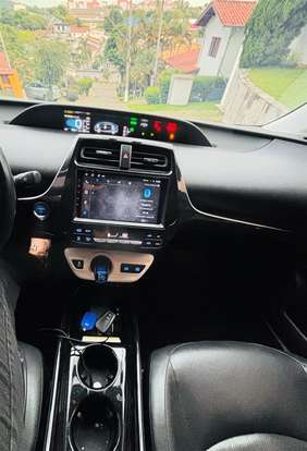TOYOTA-PRIUS-2018