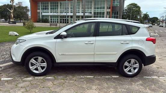 TOYOTA-RAV4-2013