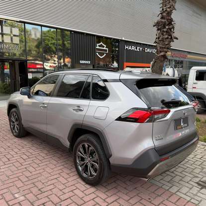 TOYOTA-RAV4-2024