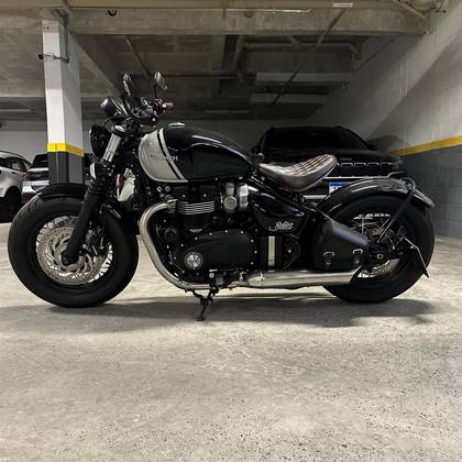 TRIUMPH BONNEVILLE BOBBER 1200 