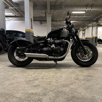 TRIUMPH-BONNEVILLE BOBBER 1200-2023