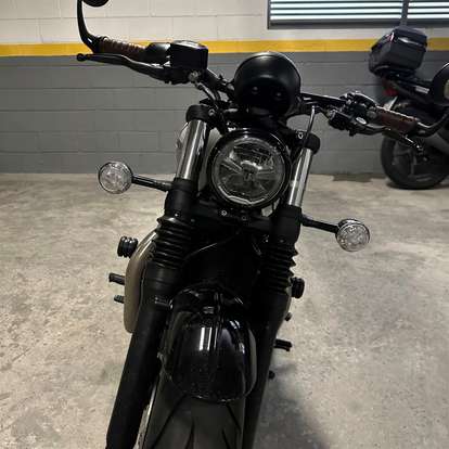 TRIUMPH-BONNEVILLE BOBBER 1200-2023