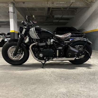 TRIUMPH-BONNEVILLE BOBBER 1200-2023