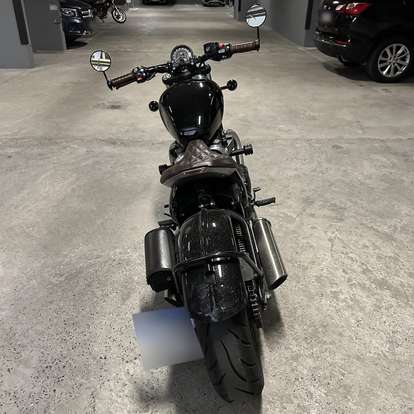 TRIUMPH-BONNEVILLE BOBBER 1200-2023
