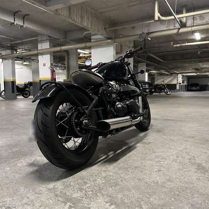TRIUMPH-BONNEVILLE BOBBER 1200-2023