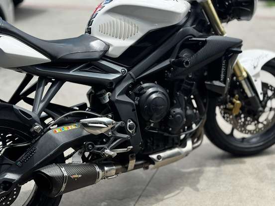 TRIUMPH-STREET TRIPLE R ABS-2014