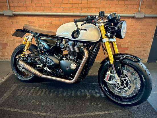 TRIUMPH-THRUXTON R-2018