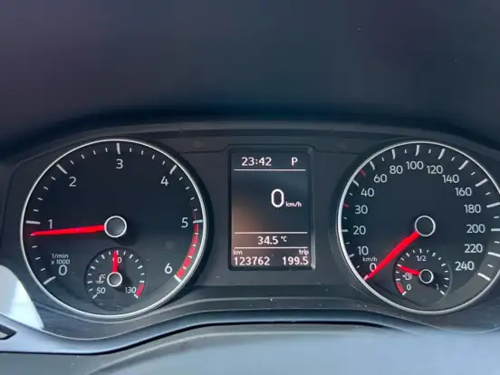 VOLKSWAGEN-AMAROK-2.0 COMFORTLINE 4X4 CD 16V TURBO INTERCOOLER DIESEL 4P AUTOMÁTICO VOLKSWAGEN-AMAROK-2019