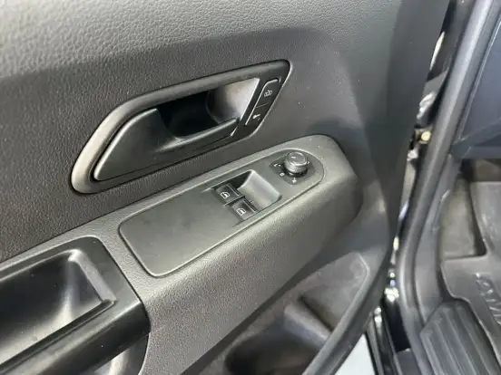 VOLKSWAGEN-AMAROK-2019
