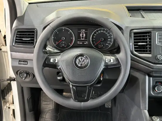 VOLKSWAGEN-AMAROK-2.0 TRENDLINE 4X4 CD 16V TURBO INTERCOOLER DIESEL 4P AUTOMÁTICO VOLKSWAGEN-AMAROK-2018