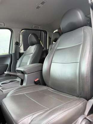 VOLKSWAGEN-AMAROK-2010