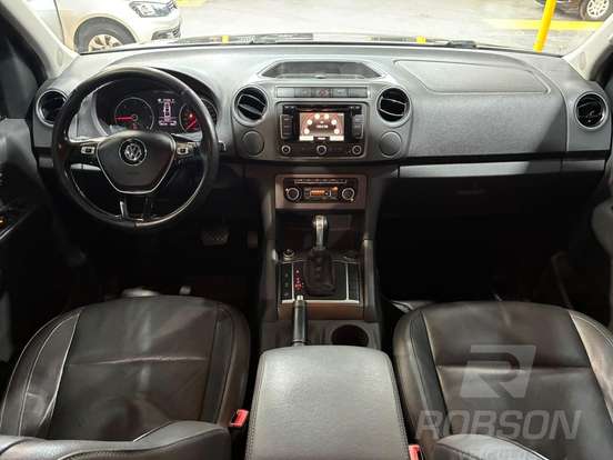 VOLKSWAGEN-AMAROK-2016
