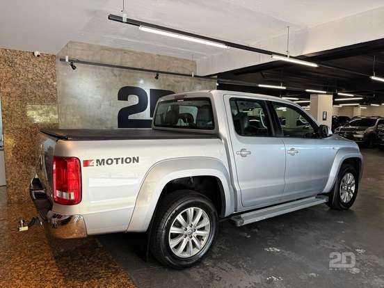 VOLKSWAGEN-AMAROK-2014