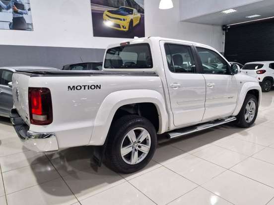 VOLKSWAGEN-AMAROK-2017