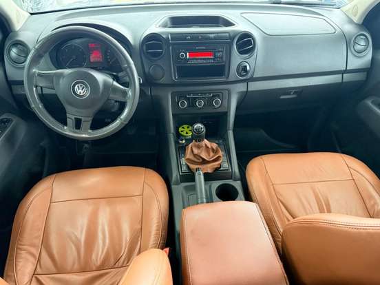 VOLKSWAGEN-AMAROK-2014