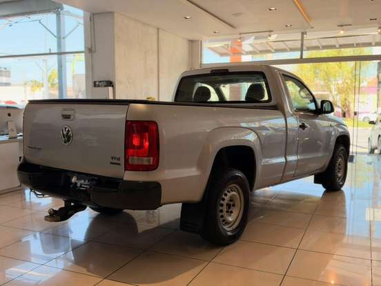 VOLKSWAGEN-AMAROK-2015