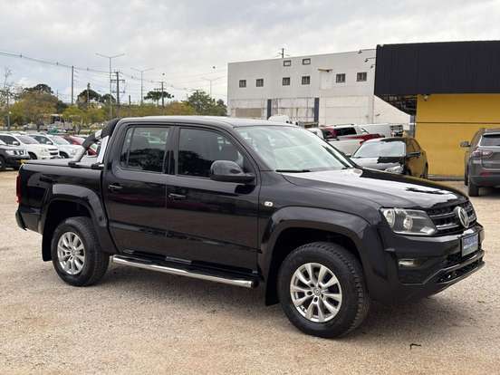 VOLKSWAGEN-AMAROK-2.0 TRENDLINE 4X4 CD 16V TURBO INTERCOOLER DIESEL 4P AUTOMÁTICO VOLKSWAGEN-AMAROK-2017