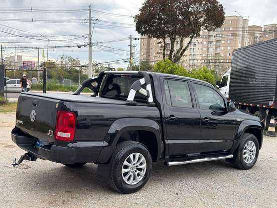 VOLKSWAGEN-AMAROK-2.0 TRENDLINE 4X4 CD 16V TURBO INTERCOOLER DIESEL 4P AUTOMÁTICO VOLKSWAGEN-AMAROK-2017