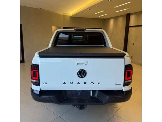 VOLKSWAGEN-AMAROK-2025