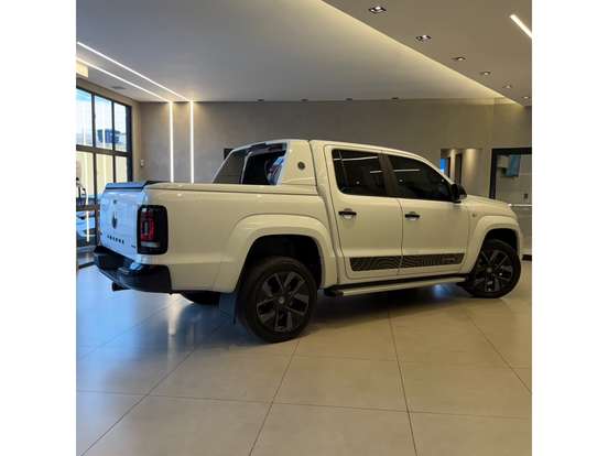 VOLKSWAGEN-AMAROK-2025