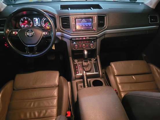 VOLKSWAGEN-AMAROK-2022