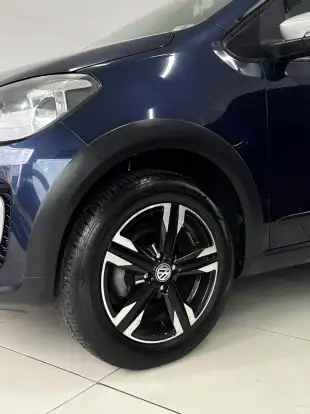 VOLKSWAGEN-CROSS UP-2014