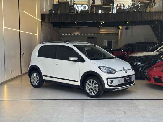 VOLKSWAGEN-CROSS UP-2016