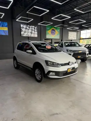 VOLKSWAGEN-CROSSFOX-2014