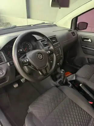 VOLKSWAGEN-CROSSFOX-2014