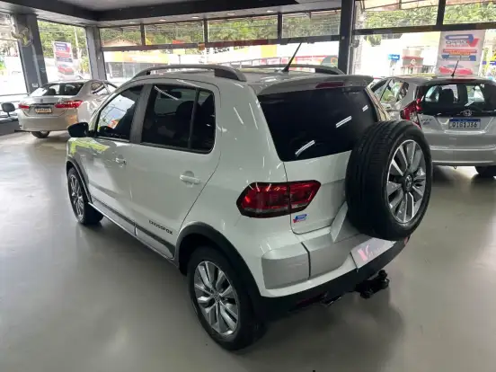 VOLKSWAGEN-CROSSFOX-1.6 MSI FLEX 16V 4P MANUAL VOLKSWAGEN-CROSSFOX-2015