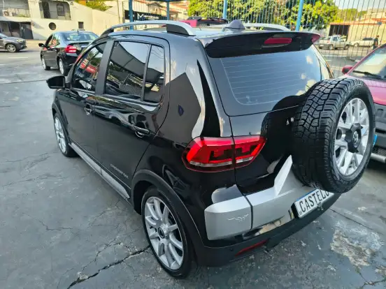 VOLKSWAGEN-CROSSFOX-1.6 MSI FLEX 16V 4P MANUAL VOLKSWAGEN-CROSSFOX-2015