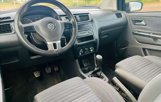VOLKSWAGEN-CROSSFOX-2010