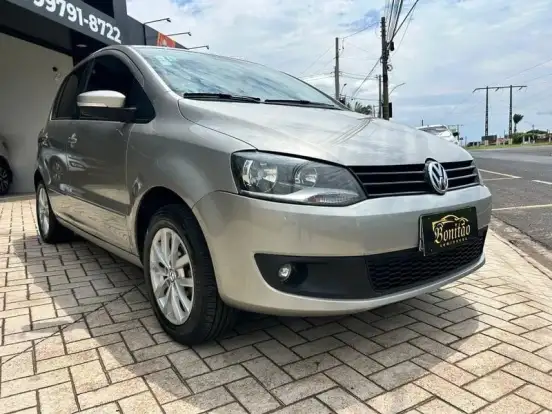 VOLKSWAGEN-FOX-2014
