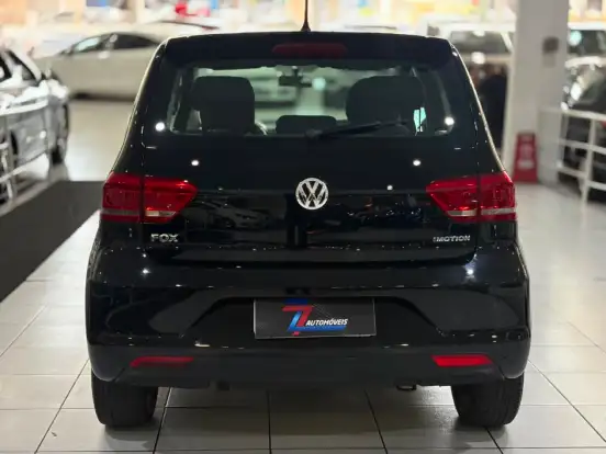 VOLKSWAGEN-FOX-1.0 MI COMFORTLINE 8V FLEX 4P MANUAL VOLKSWAGEN-FOX-2014