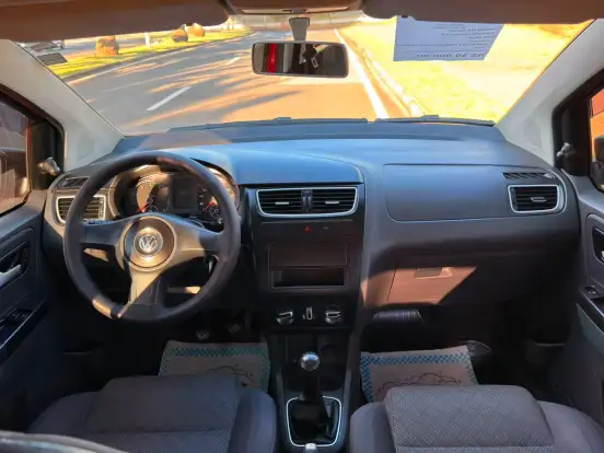 VOLKSWAGEN-FOX-2012