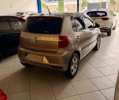 VOLKSWAGEN-FOX-2011