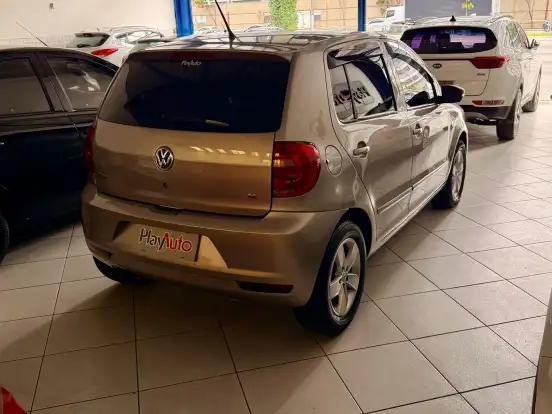 VOLKSWAGEN-FOX-1.0 MI TREND 8V FLEX 4P MANUAL VOLKSWAGEN-FOX-2011
