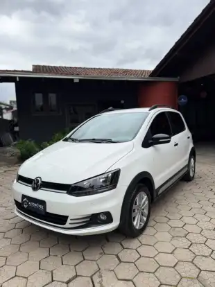 VOLKSWAGEN-FOX-2016
