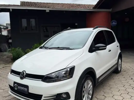 VOLKSWAGEN-FOX-1.0 MPI TRACK 12V FLEX 4P MANUAL VOLKSWAGEN-FOX-2016