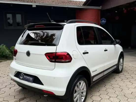 VOLKSWAGEN-FOX-1.0 MPI TRACK 12V FLEX 4P MANUAL VOLKSWAGEN-FOX-2016