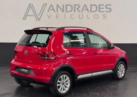 VOLKSWAGEN-FOX-2017