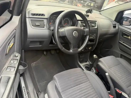 VOLKSWAGEN-FOX-2010