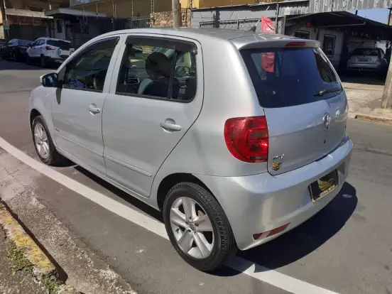 VOLKSWAGEN-FOX-2011