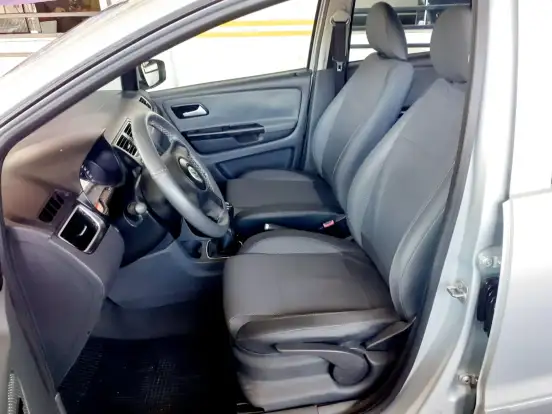 VOLKSWAGEN-FOX-2011
