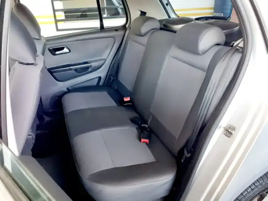 VOLKSWAGEN-FOX-2011