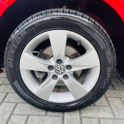 VOLKSWAGEN-FOX-2015