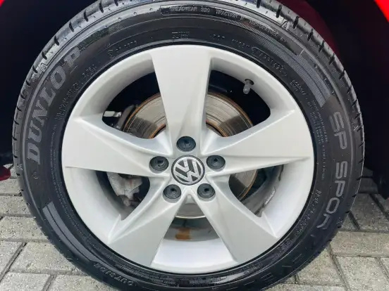 VOLKSWAGEN-FOX-1.6 MI ROCK IN RIO 8V FLEX 4P MANUAL VOLKSWAGEN-FOX-2015