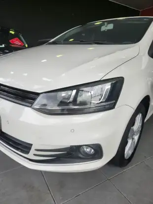 VOLKSWAGEN-FOX-2014