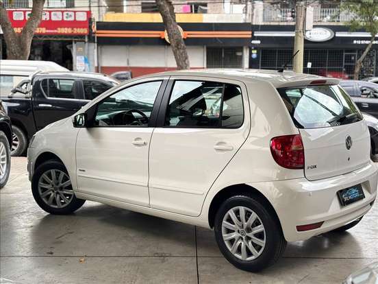 VOLKSWAGEN-FOX-1.0 MI 8V FLEX 4P MANUAL VOLKSWAGEN-FOX-2013